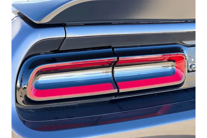 $37995 : Dodge Challenger 2023 R/T 2d image 9