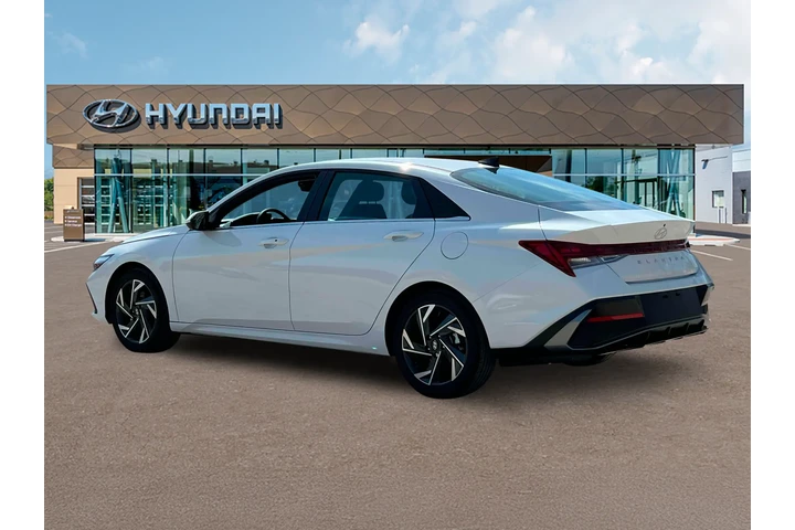 $17815 : Hyundai ELANTRA 2024 SEL 4dr image 4