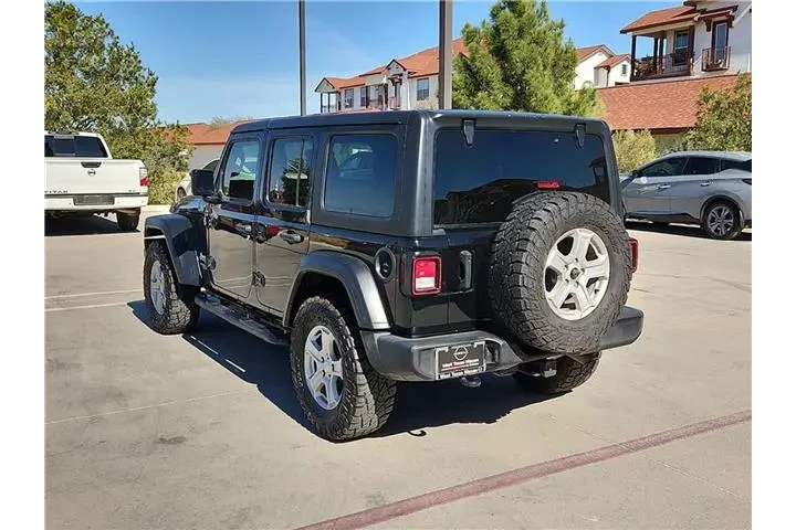 $30590 : Jeep Wrangler Unlimited 2020 image 3