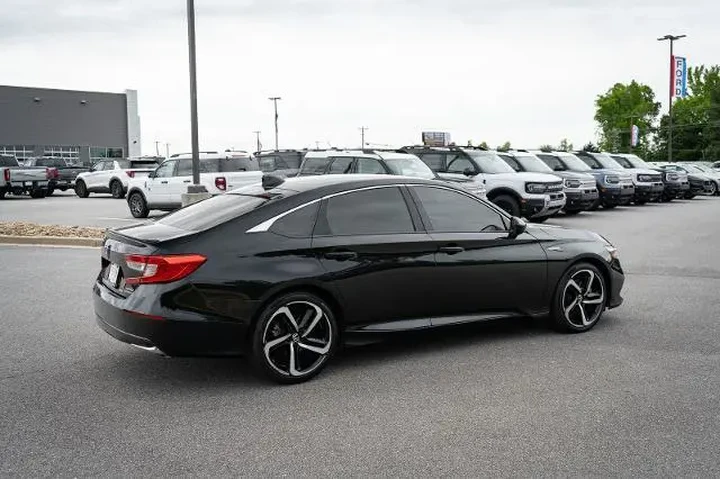 $26987 : Honda Accord Hybrid 2022 Spo image 10