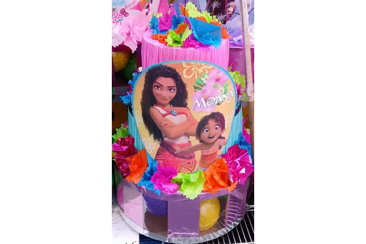 Cake Pinatas image 9