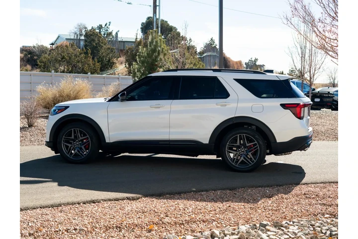 $49988 : 2025 Explorer ST image 9