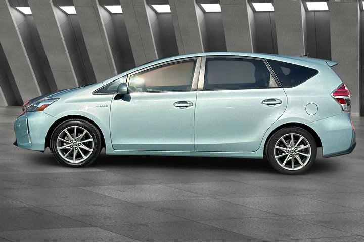 $15500 : Toyota Prius v 2015 Five 4dr image 8