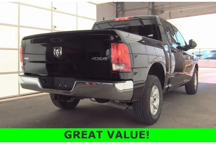 $29858 : Ram 1500 Classic 2023 4x4 SL image 2