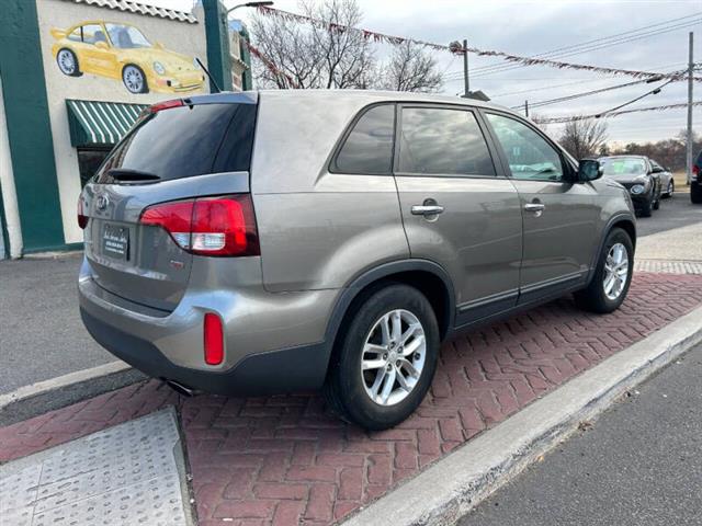 $7995 : 2015 Sorento LX image 4