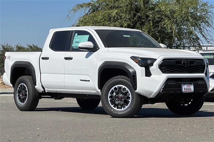 $49915 : New 2024 Tacoma TRD Off Road image 2