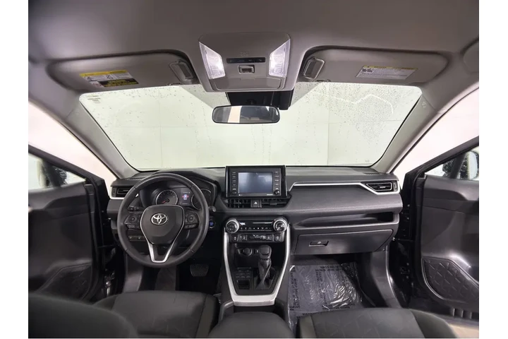 $30989 : Gold Certified2022 RAV4 XLE image 4