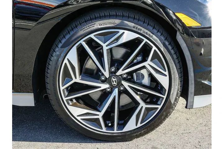 $23998 : Hyundai IONIQ 6 2023 SEL 4dr image 9