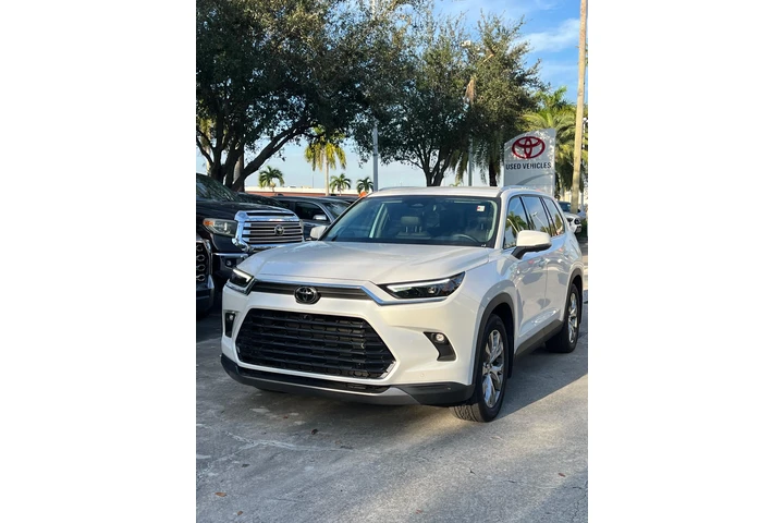 $47000 : TOYOTA GRAND HIGHLANDER LIMITE image 3