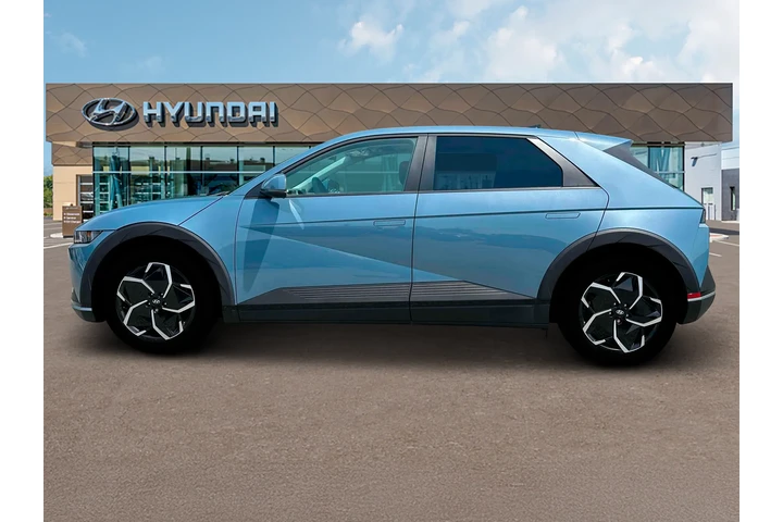 $23990 : Hyundai IONIQ 5 2024 SE 4dr image 3