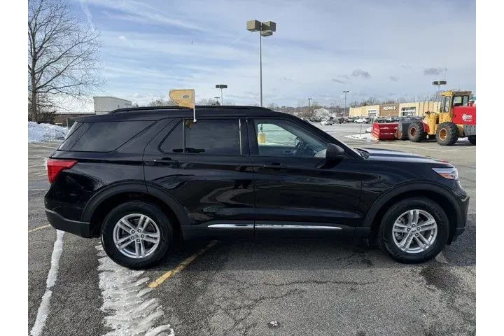 $30985 : Ford Explorer 2022 AWD XLT 4 image 9