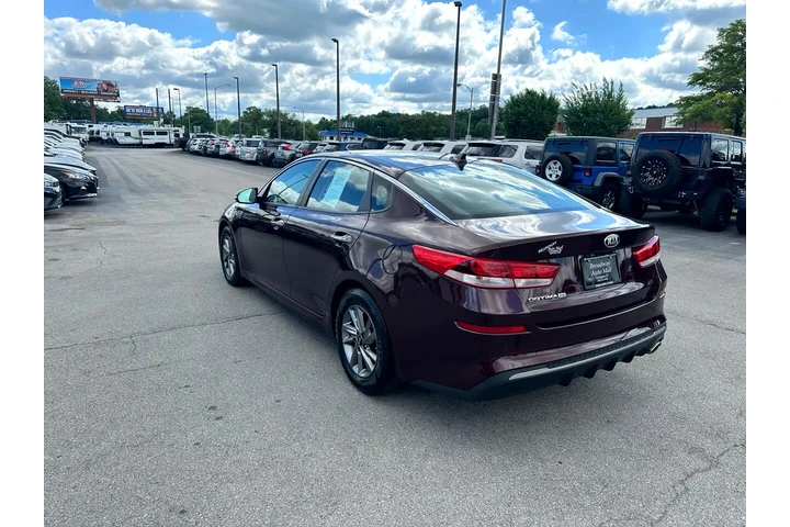 $10890 : 2019 Optima LX Auto image 4
