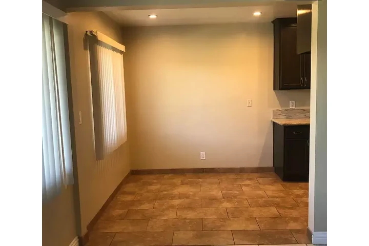 $1100 : Hawthorne ubicado en el centro image 6