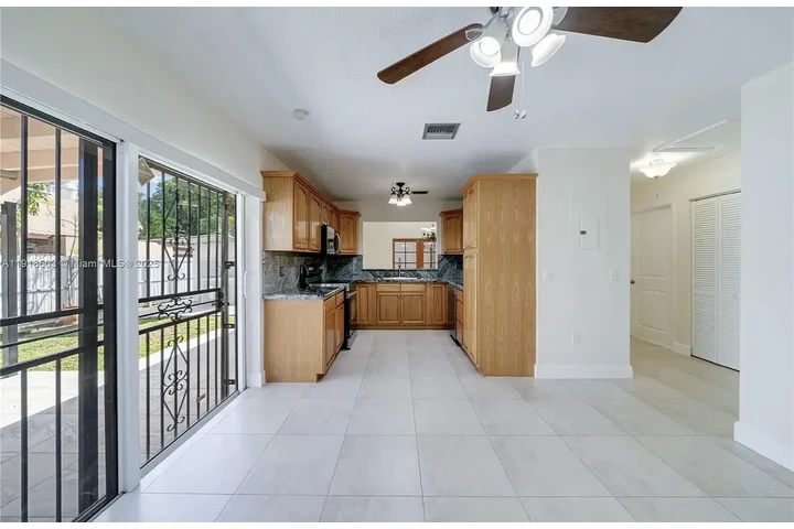 $1000 : 3 codiciado de Miami, Florida. image 2