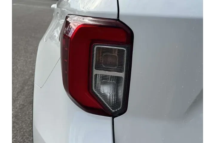 $37900 : Ford Explorer 2022 AWD ST 4d image 9