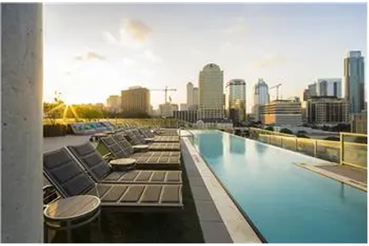 $2500 : Rental property with 1 bedro image 1