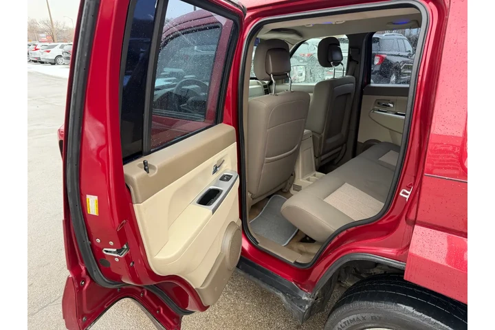 $5980 : 2012 Liberty 4WD 4dr Sport image 9