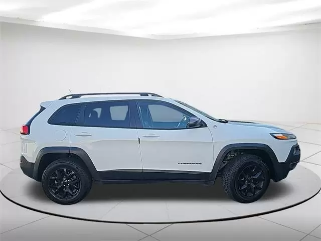 $9999 : Pre-Owned 2015 Cherokee Trail image 2