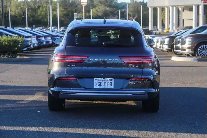 $37892 : Genesis Electrified GV70 202 image 4