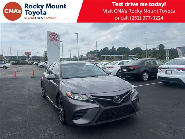 $20411 : PRE-OWNED 2019 TOYOTA CAMRY SE image 1