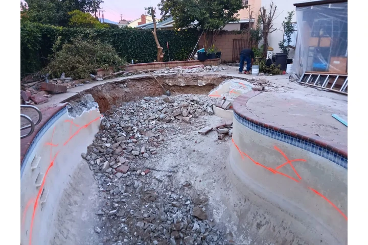 Demolition and Hauling. image 2