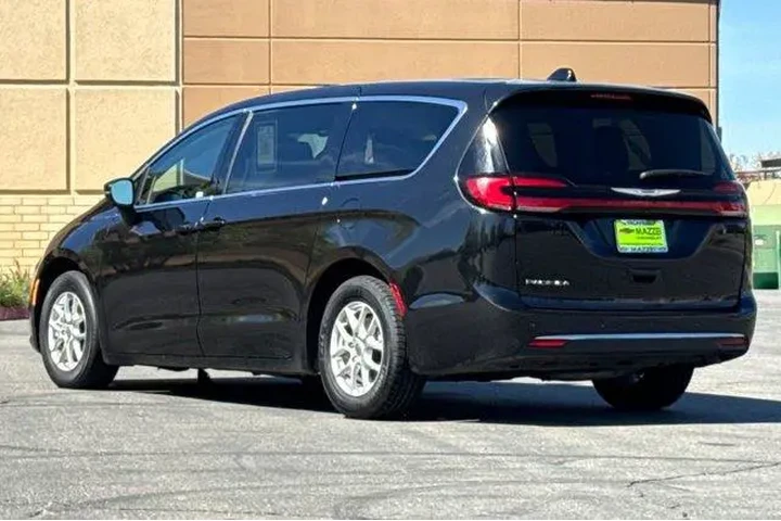 $20318 : Chrysler Pacifica 2023 Touri image 3