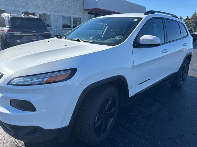 $14950 : Pre-Owned 2018 Cherokee Latit image 2