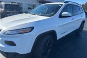 $14950 : Pre-Owned 2018 Cherokee Latit thumbnail