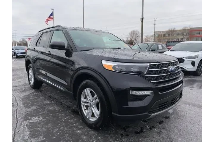 $31994 : Ford Explorer 2023 AWD XLT 4 image 3