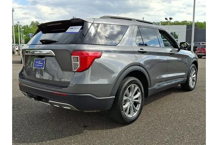 $34988 : Ford Explorer 2023 AWD XLT 4 image 6