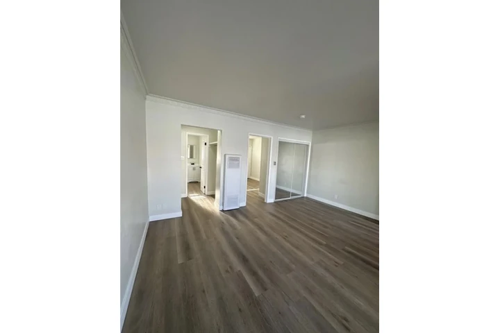 $1520 : 1 Bedroom Apt in Hawthorne image 4