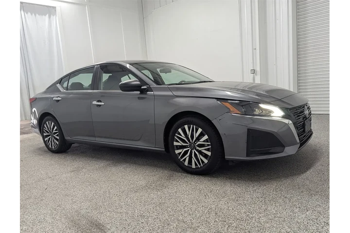 $21997 : Nissan Altima 2024 2.5 SV 4d image 2