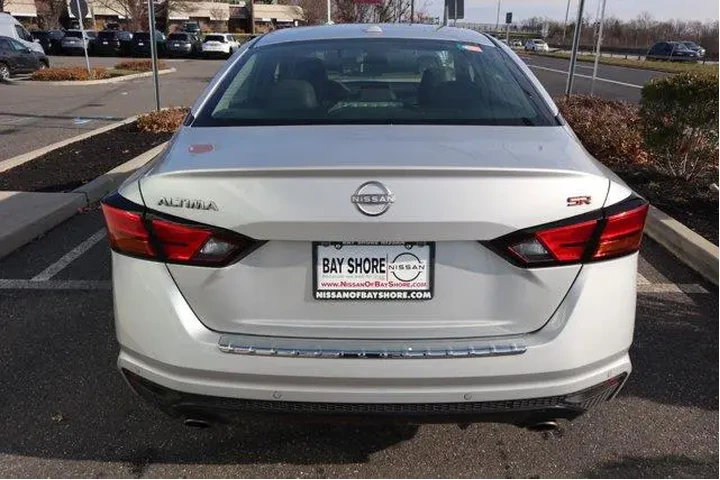 $18298 : Nissan Altima 2023 2.5 SR 4d image 7