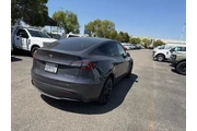 $29000 : Tesla Model Y 2021 AWD Long thumbnail