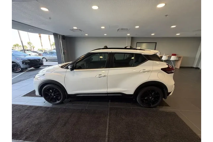 $17984 : Nissan Kicks 2021 SR 4dr Cro image 8