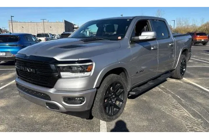 $32984 : Ram 1500 2020 4x4 Laramie 4d image 2