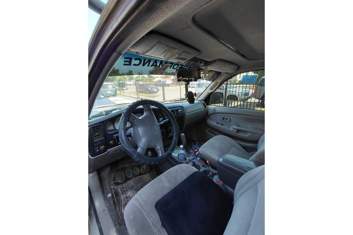 $7 : 2001 Toyota tacoma image 4