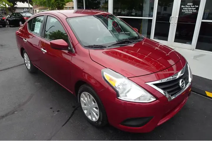 $8690 : 2018 Versa Sedan image 9