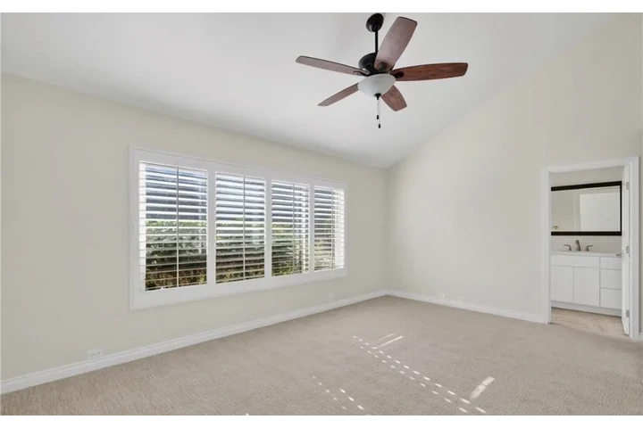 $2350 : Beautiful 3Bedroom 2Bath Home image 6