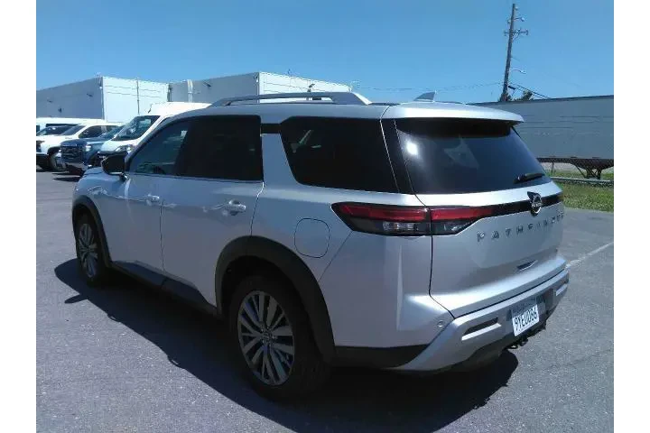 $34500 : Nissan Pathfinder 2025 SL 4d image 2