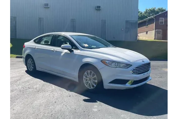 $6500 : 2017 Fusion S image 9