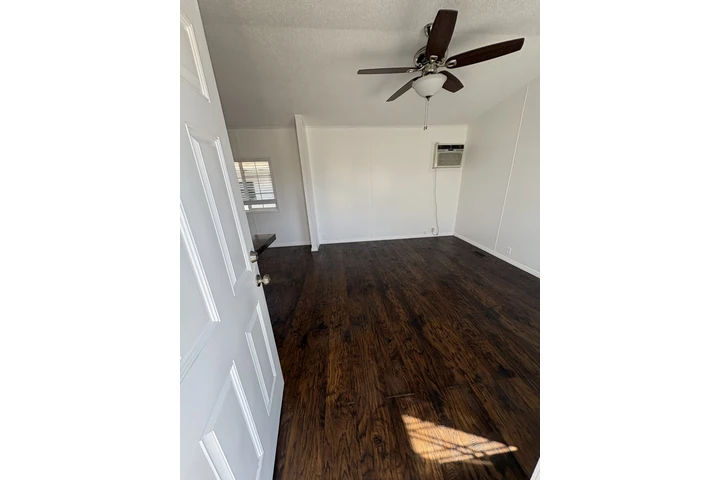 $2300 : Mobil Home-Gardena image 1