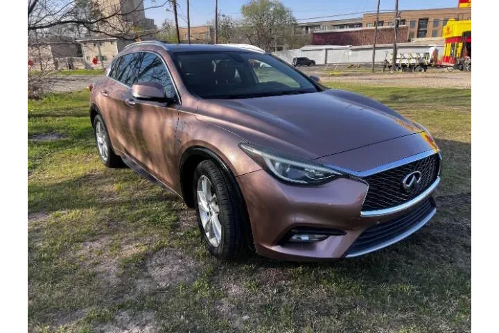 $15995 : 2017 QX30 Premium image 3