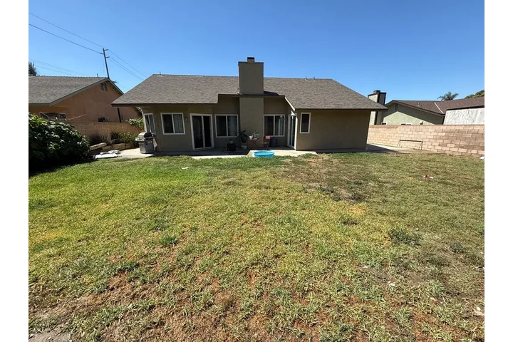 $1200 : Fontana - Move-In Ready image 9