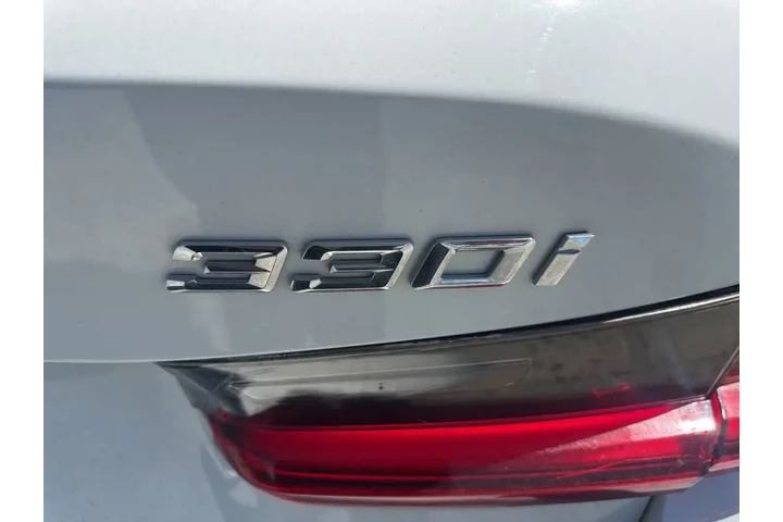 $30399 : BMW 3 Series 2023 330i 4dr S image 10