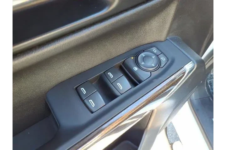 $32987 : Chevrolet Silverado 1500 Lim image 8