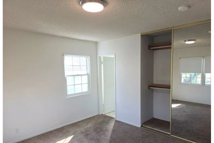 $2480 : 3 Bedroom 2Bath House in LA image 4