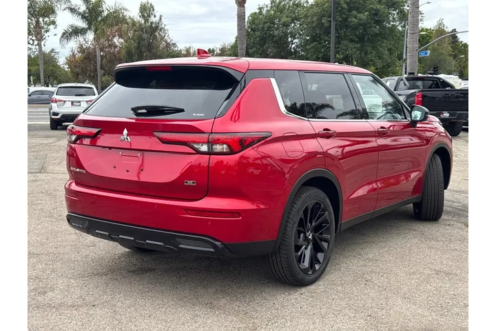 $27323 : Mitsubishi Outlander 2024 AW image 1
