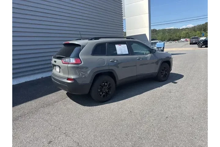 Jeep Cherokee 2023 4x4 Altit image 5