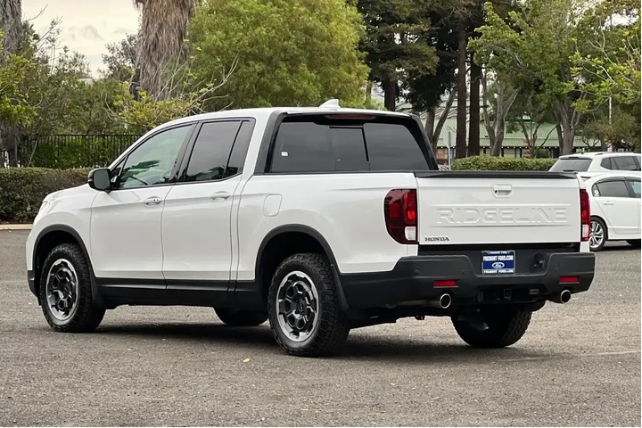 Honda Ridgeline 2024 AWD Bla image 5
